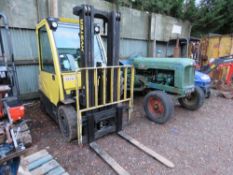 HYSTER H2.5 GAS POWERED FORKLIFT TRUCK WITH CONTAINER SPEC MAST AND FULL CAB, YEAR 2010. WHEN TESTED