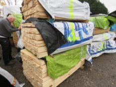 STACK CONTAINING 3 BUNDLES OF UNTREATED HIT AND MISS TIMBER CLADDING BOARDS PLUS WOVEN FENCE SLATS .