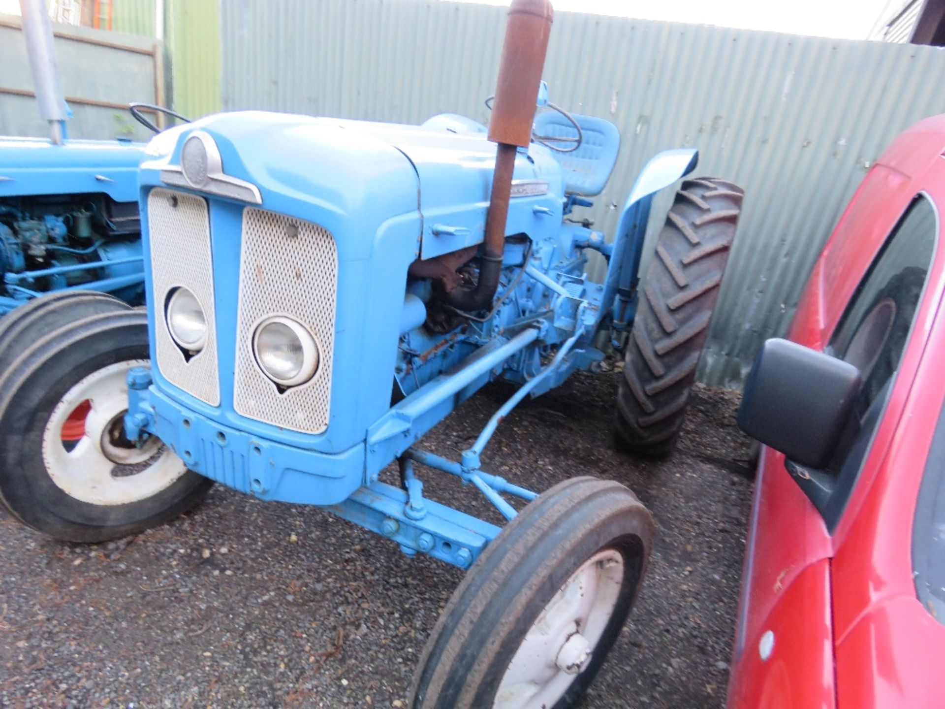 FORDSON SUPER MAJOR VINTAGE TRACTOR. DIRECT FROM LOCAL COLLECTION, OWNER DOWNSIZING. WHEN TESTED WAS - Image 2 of 5