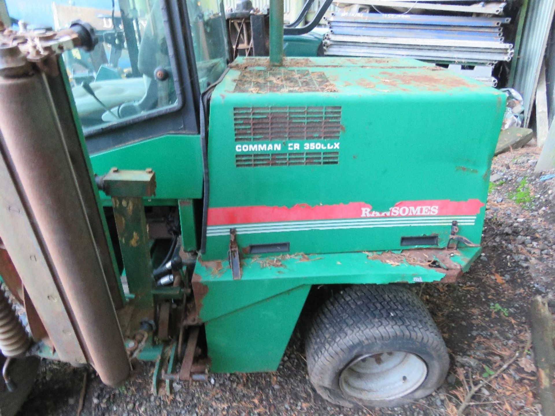 RANSOMES COMMANDER 3500DX 5 GANG MOWER, 4WD, 3138 REC HOURS. KUBOTA ENGINE. WHEN TESTED WAS SEEN TO - Image 4 of 5