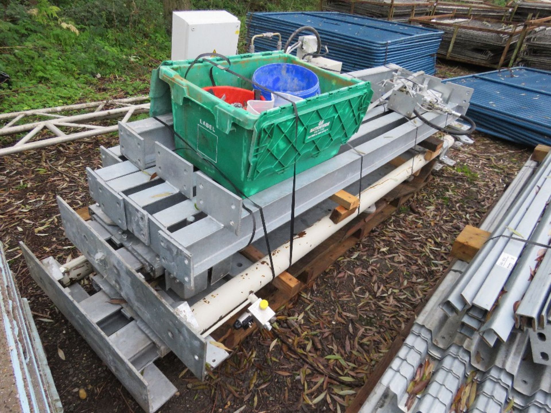 WOHR CAR LIFT SYSTEM WITH DECK PANELS. RECENTLY REMOVED FROM CENTRAL LONDON MANSION BASEMENT CAR PAR - Image 5 of 29