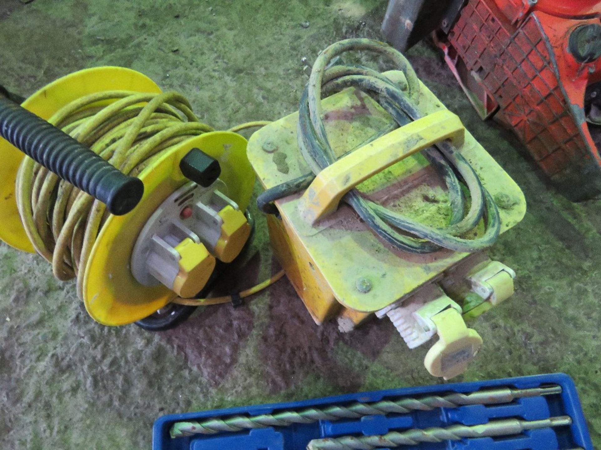 TRANSFORMER, EXTENSION LEAD PLUS DRILL BIT SET. THIS LOT IS SOLD UNDER THE AUCTIONEERS MARGIN SCH - Image 3 of 4