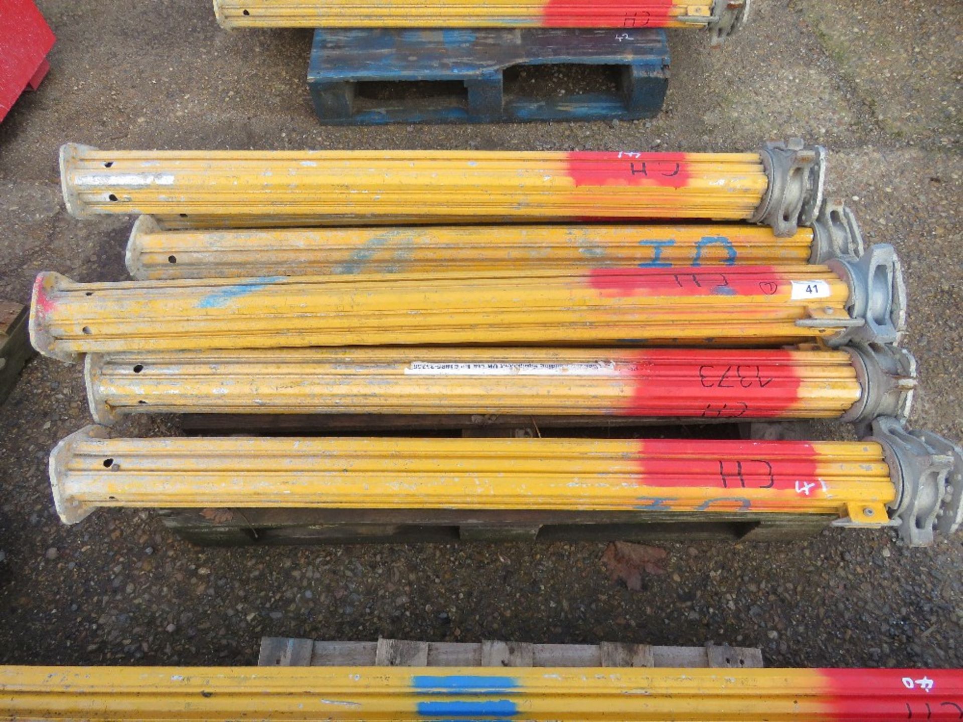 7 X ADJUSTABLE ALUMINIUM FORMWORK PROPS. 1.45 METRES CLOSED LENGTH APPROX. (PERI MUTIPROP STYLE).