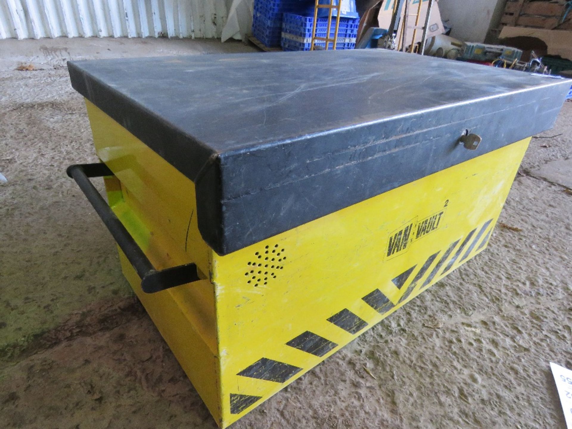 tool box with keys. no vat on hammer price - Image 4 of 5