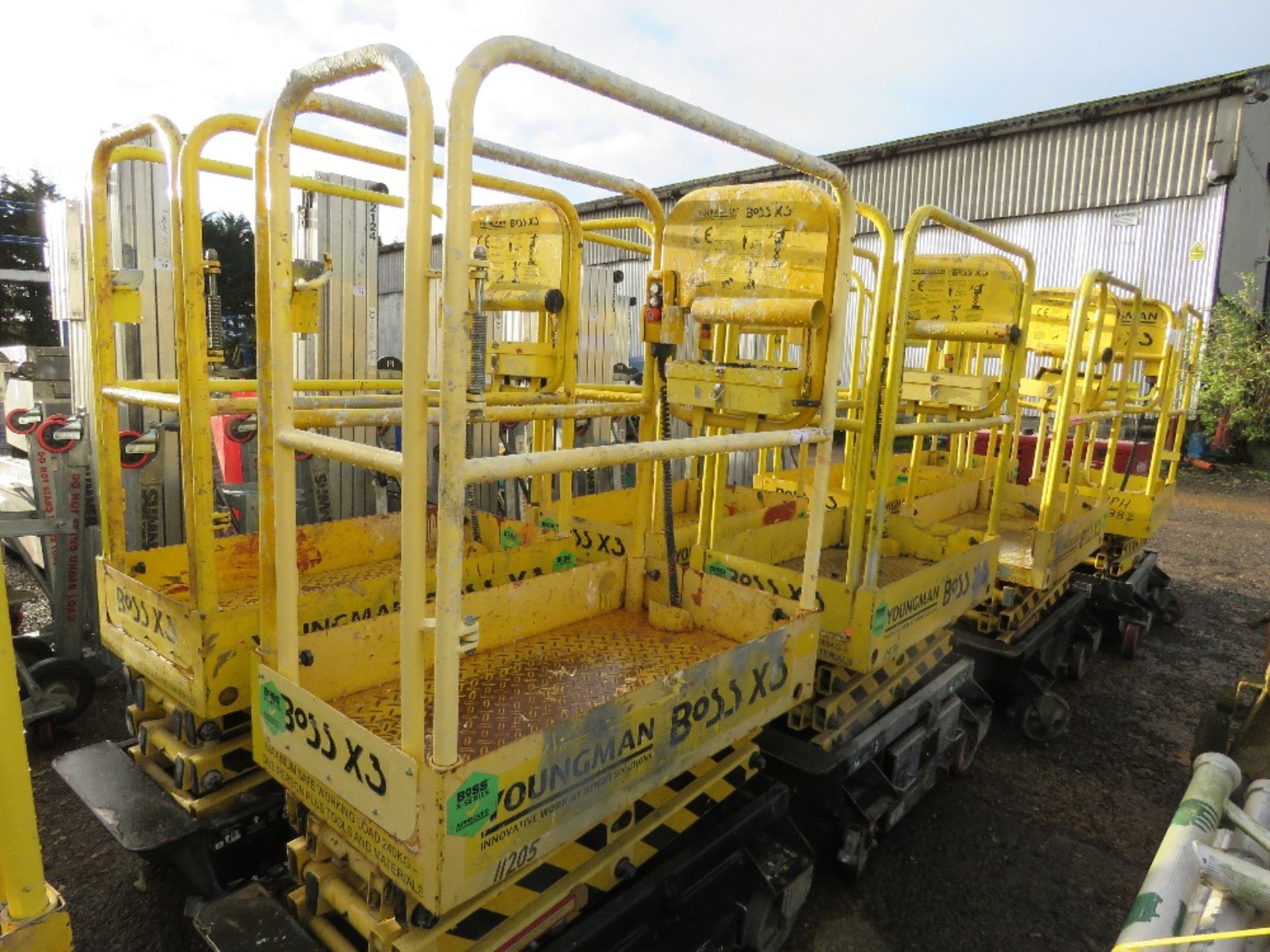 BOSS X3 BATTERY POWERED SCISSOR LIFT. UNTESTED, CONDITION UNKNOWN.