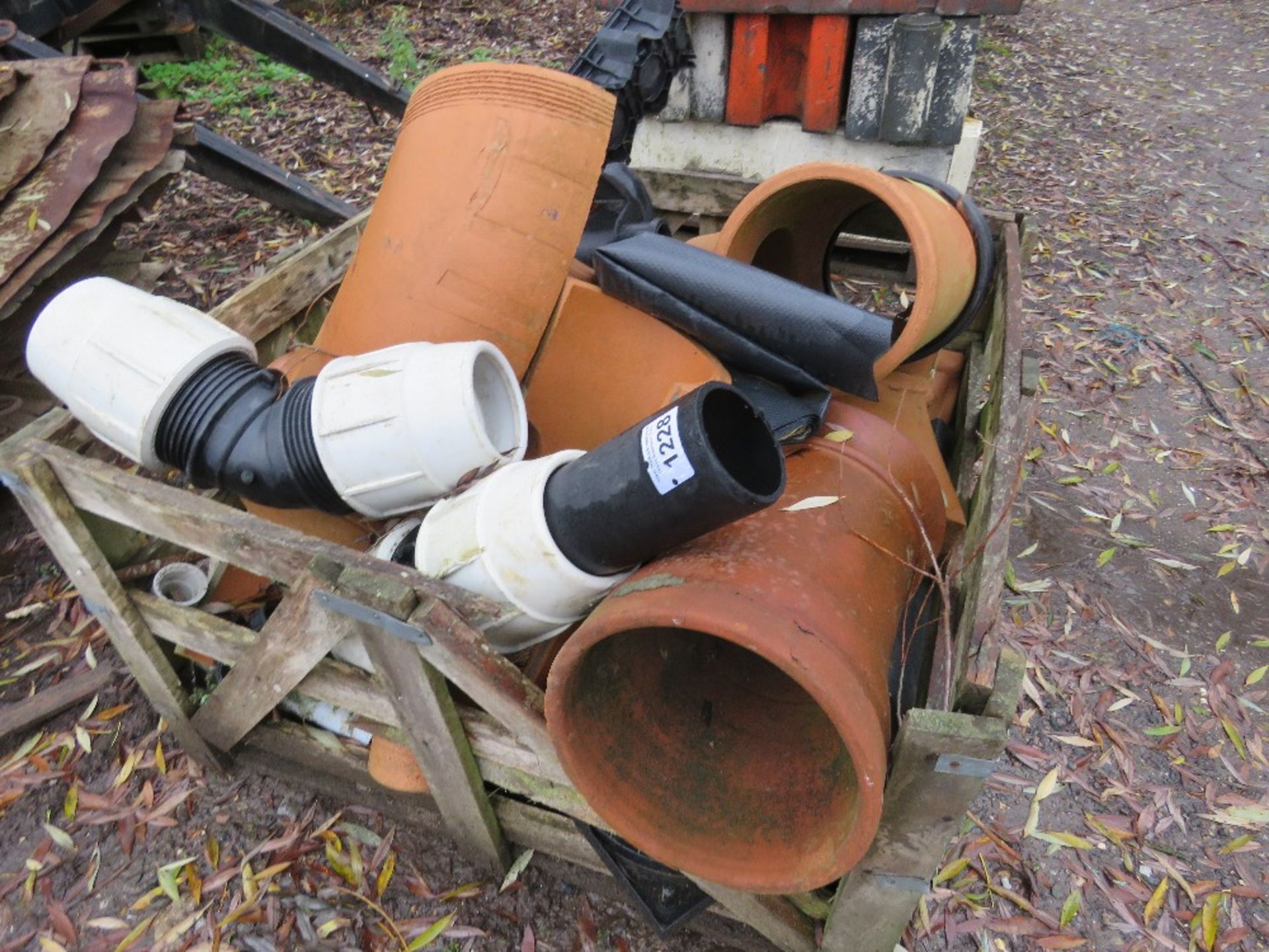STILLAGE OF ASSORTED DRAINAGE PARTS. THIS LOT IS SOLD UNDER THE AUCTIONEERS MARGIN SCHEME, THEREF