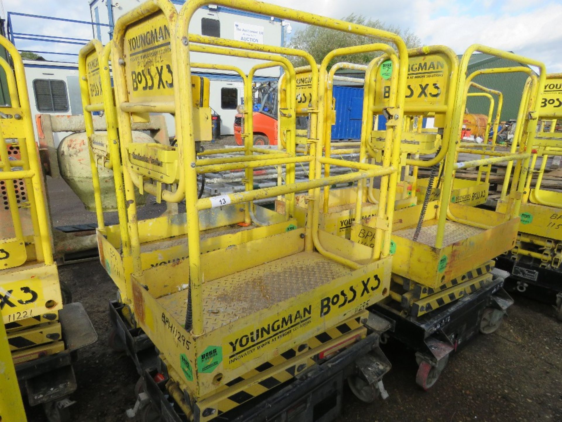 BOSS X3 BATTERY POWERED SCISSOR LIFT. UNTESTED, CONDITION UNKNOWN.