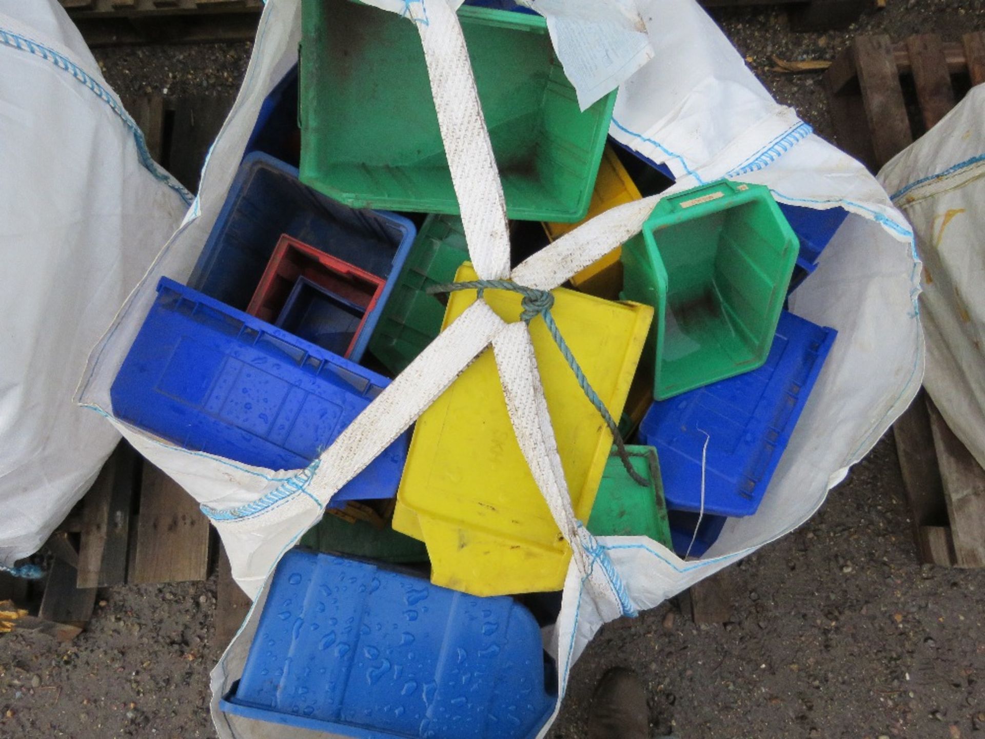 2 X BULK BAGS CONTAINING LINBIN STORAGE TRAYS. THIS LOT IS SOLD UNDER THE AUCTIONEERS MARGIN SCHE - Image 3 of 4