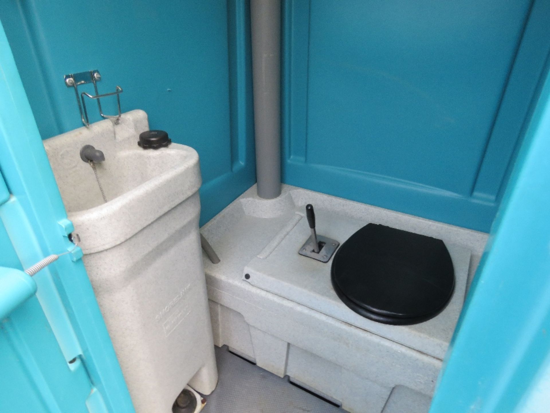 PORTABLE BUILDER'S / EVENT TOILET - Image 2 of 3