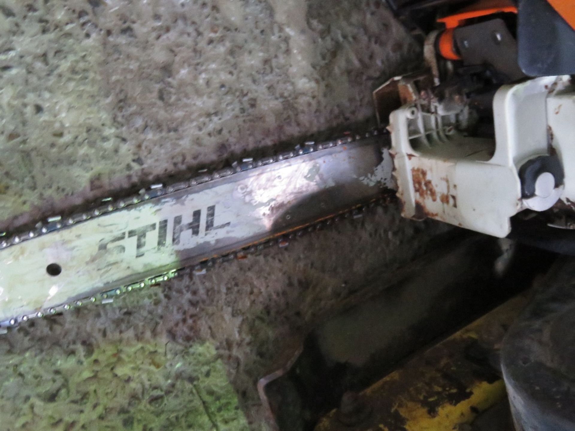 STIHL MS230 PETROL CHAINSAW, EXHAUST MISSING. THIS LOT IS SOLD UNDER THE AUCTIONEERS MARGIN SCHEM - Image 2 of 3