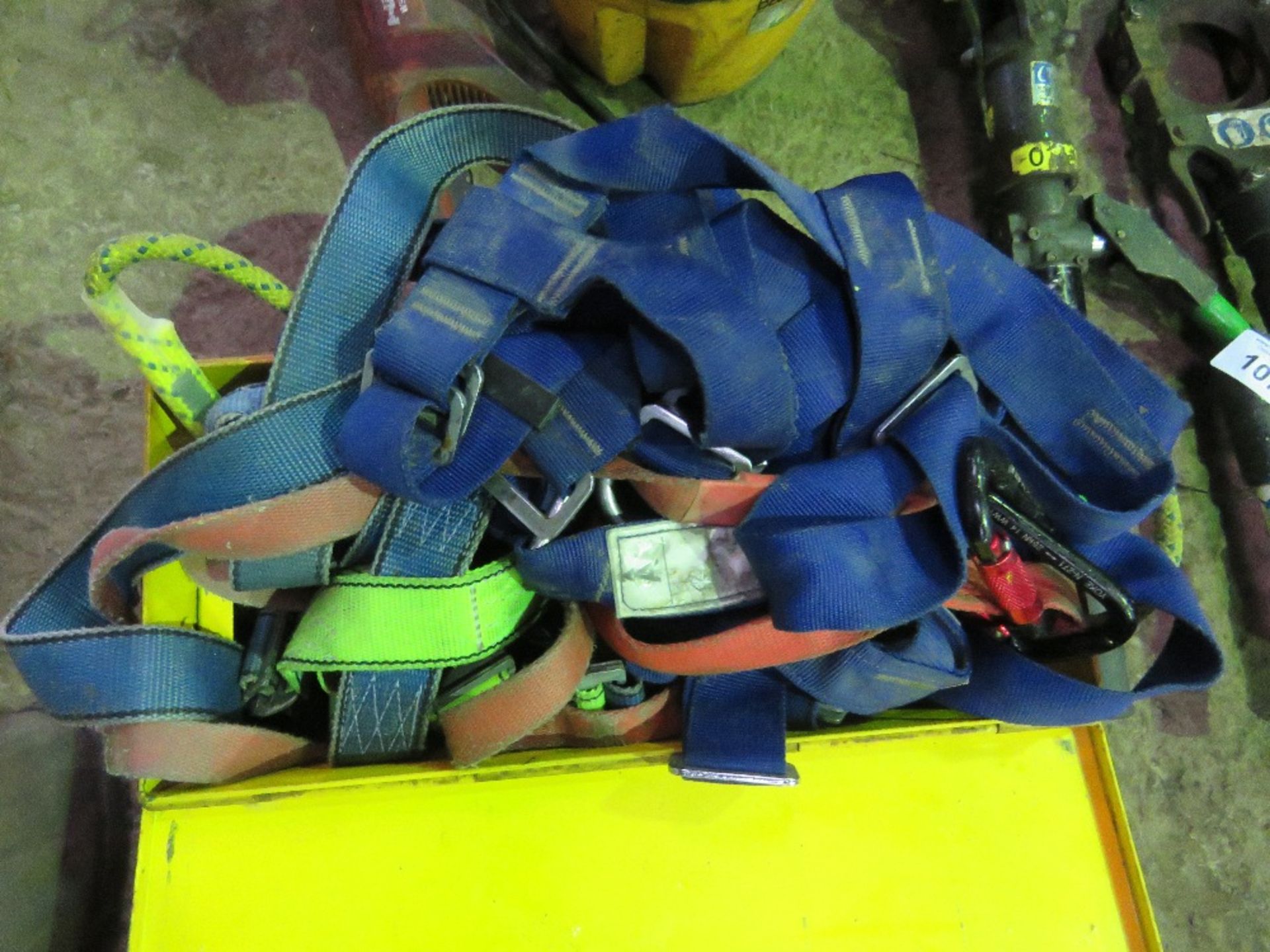 ASSORTED SAFETY HARNESS. SOURCED FROM COMPANY LIQUIDATION. THIS LOT IS SOLD UNDER THE AUCTIONEER