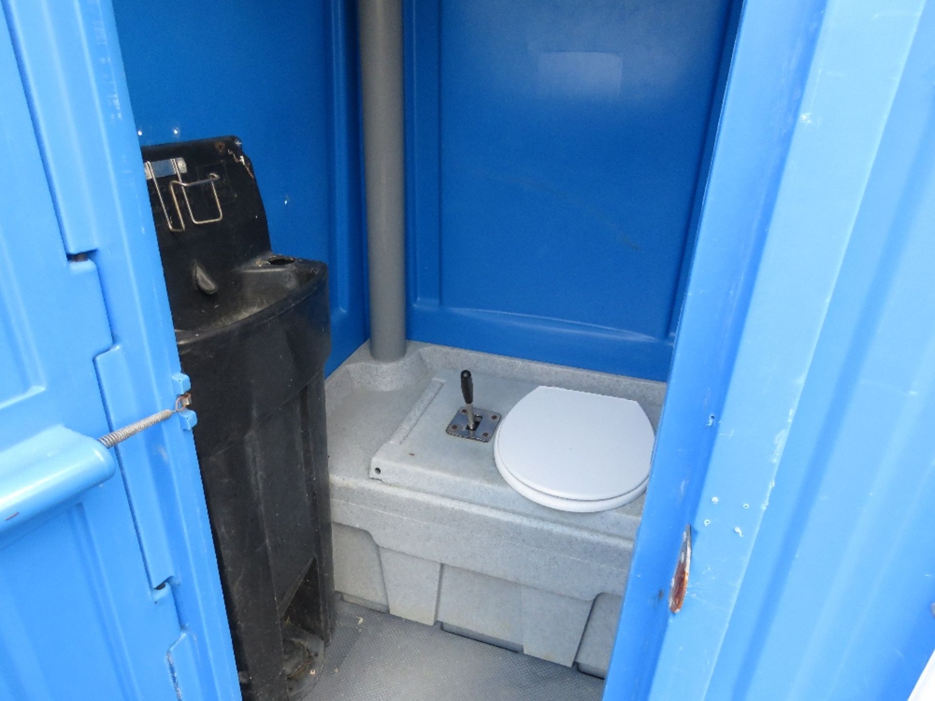 PORTABLE BUILDER'S / EVENT TOILET - Image 2 of 3