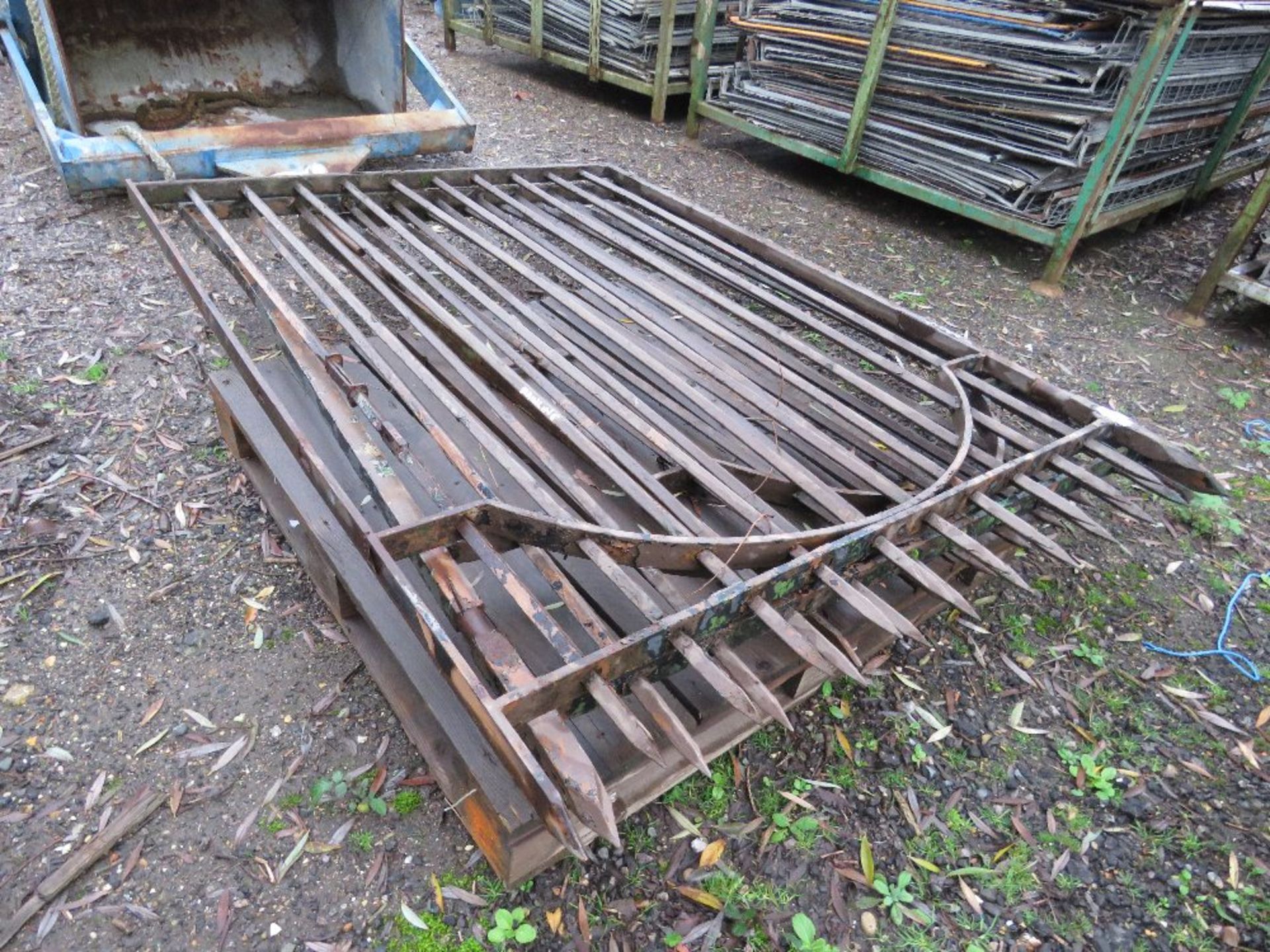 3 X HEAVY DUTY WROUGHT IRON SPIKED TOP GATES: 2@1.4M WIDE PLUS 1@ 1.2M WIDE ALL 2M HEIGHT APPROX. TH - Image 3 of 4