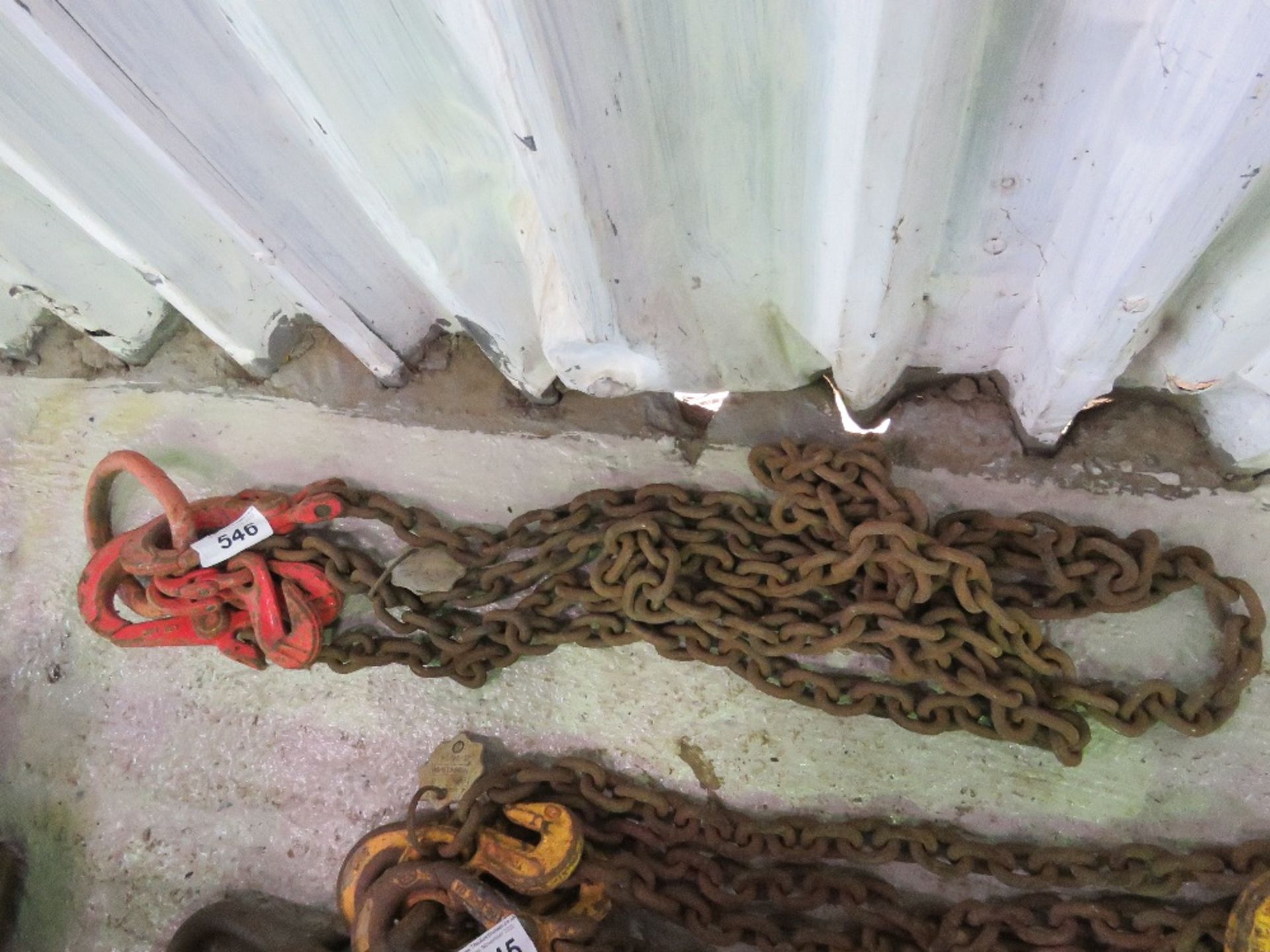 LIFTING CHAINS, 2 LEGGED, WITH SHORTENERS. REQUIRE TESTING BEFORE USE. THIS LOT IS SOLD UNDER THE