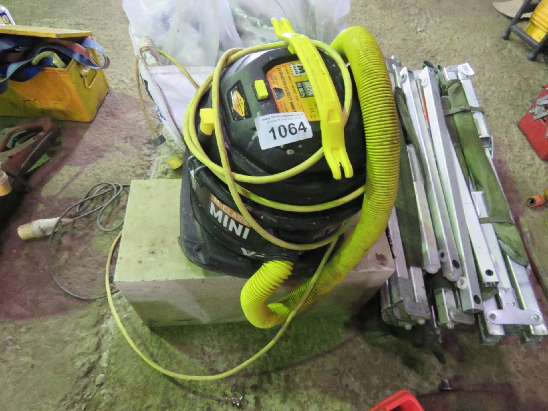 WELDING ROD DRIER PLUS MINI VACUUM, 110VOLT. SOURCED FROM COMPANY LIQUIDATION. THIS LOT IS SOLD - Image 6 of 6