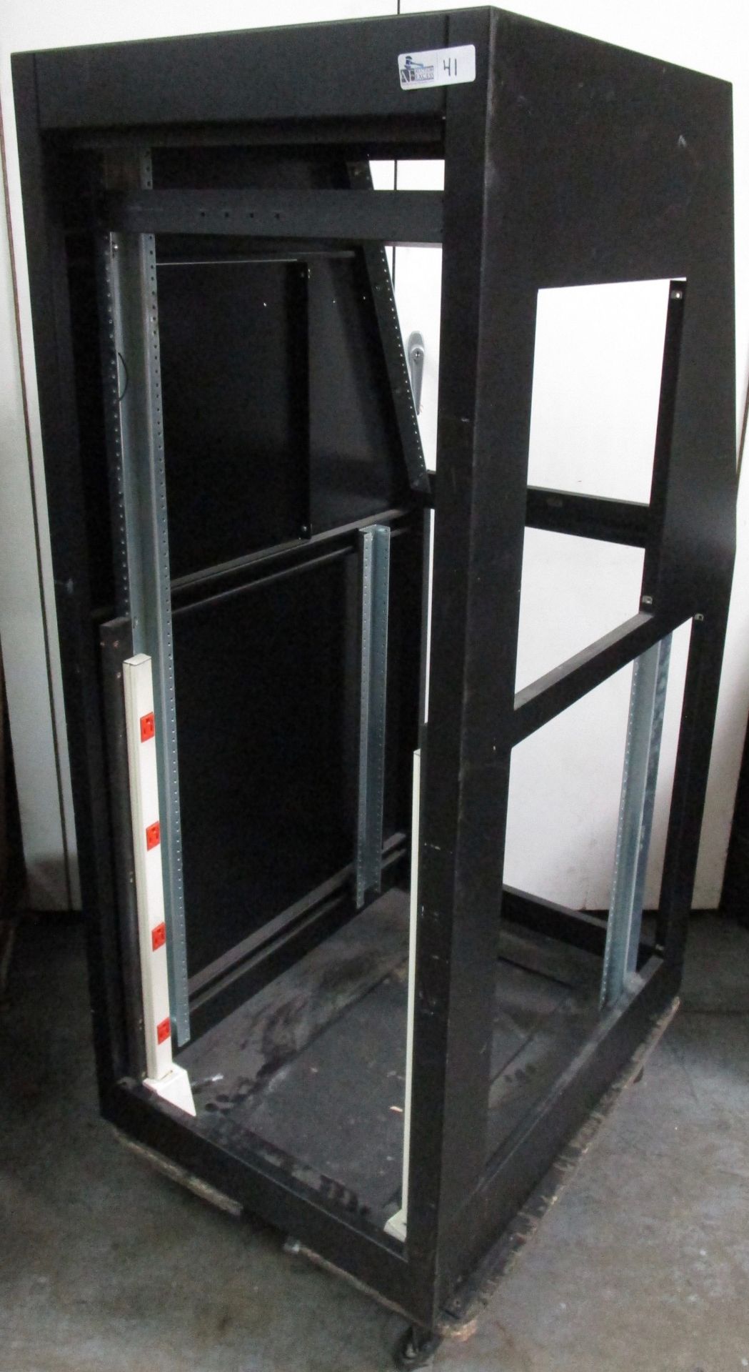 STANTRON APW ROLLING EQUIPMENT RACK - Image 2 of 4