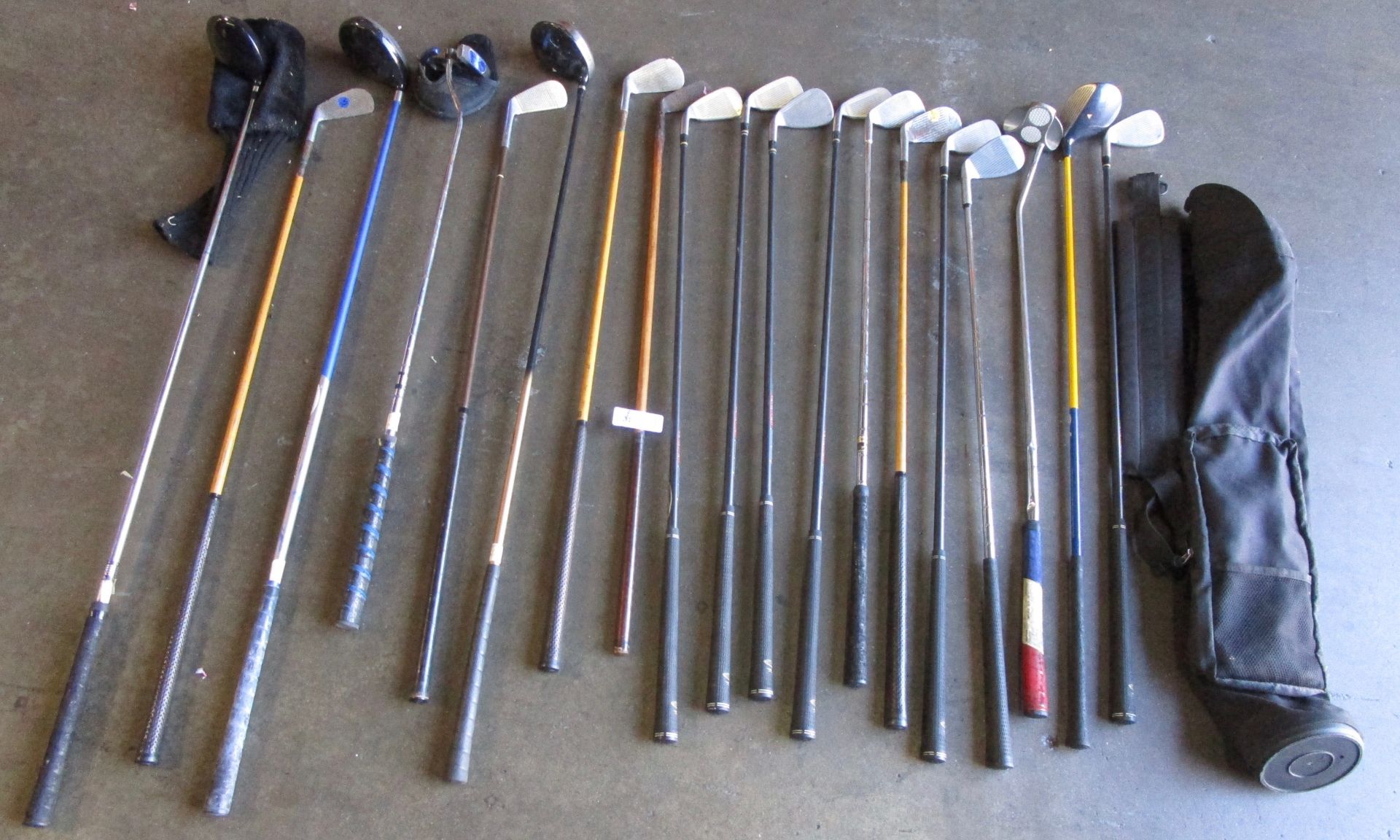 LOT ASSORTED GOLF CLUBS