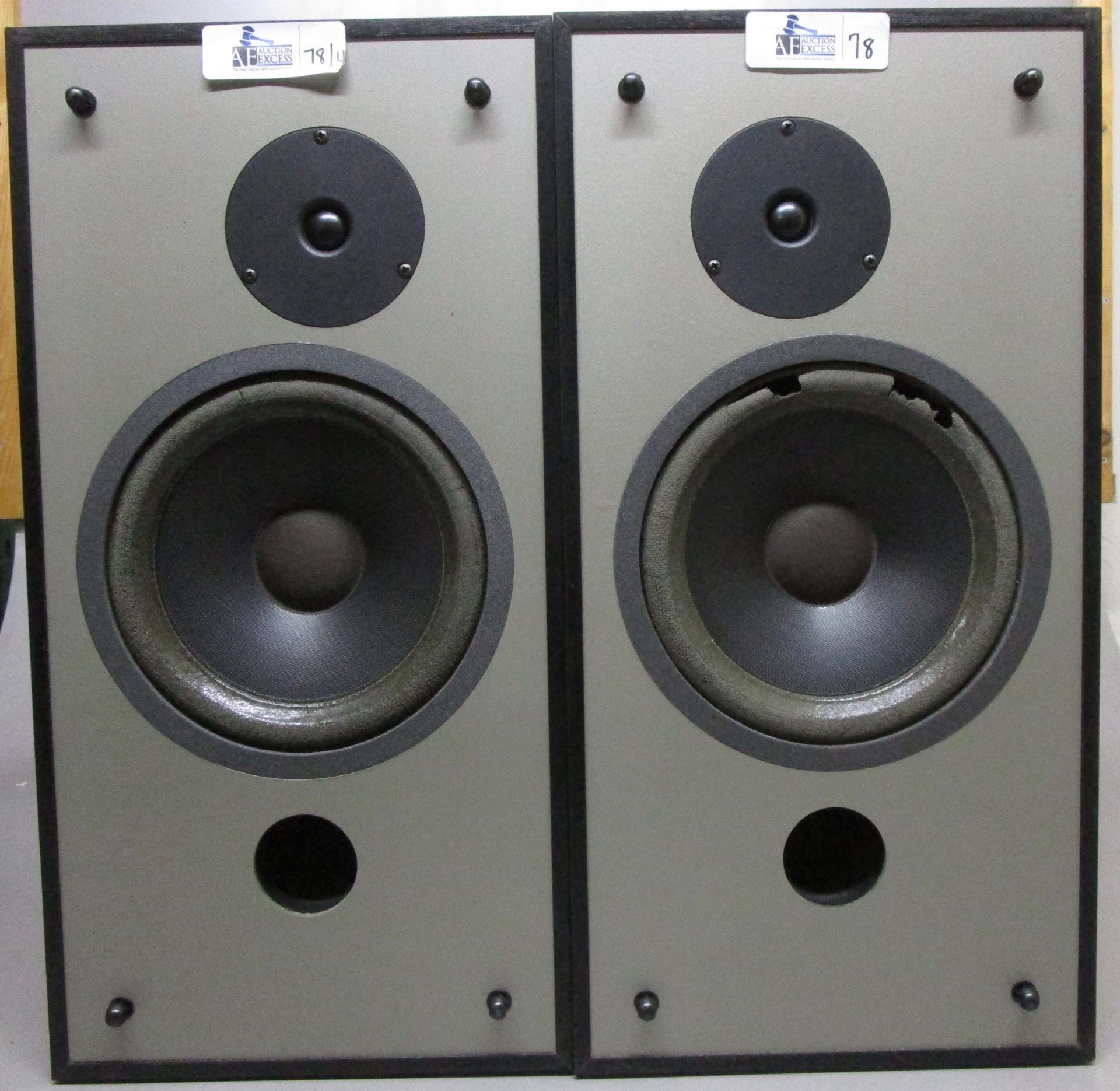 LOT OF 4 SPEAKERS - Image 7 of 9