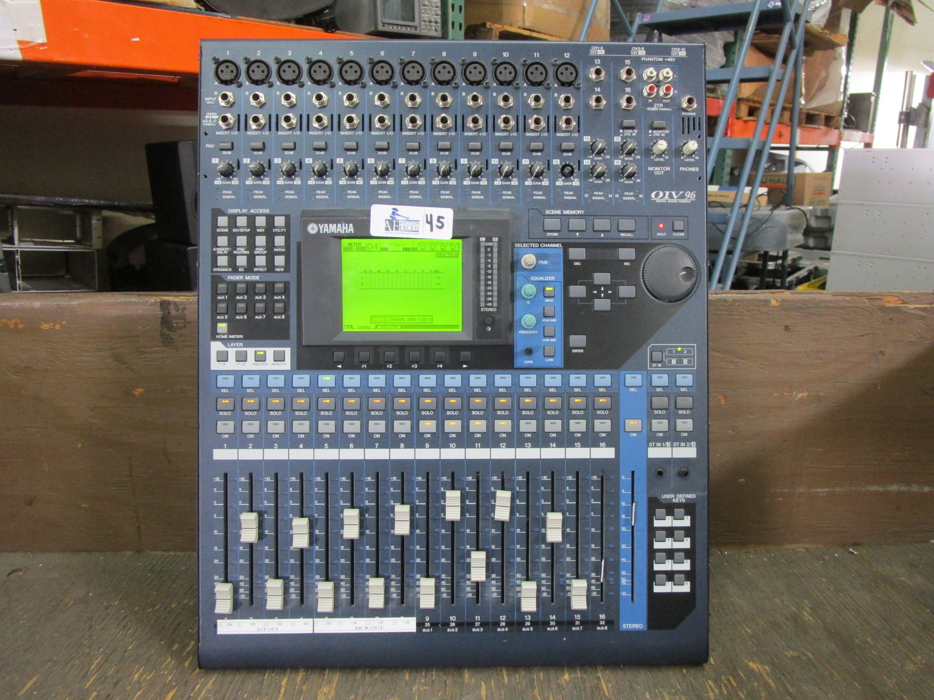 YAMAHA O1V96 DIGITAL MIXING CONSOLE