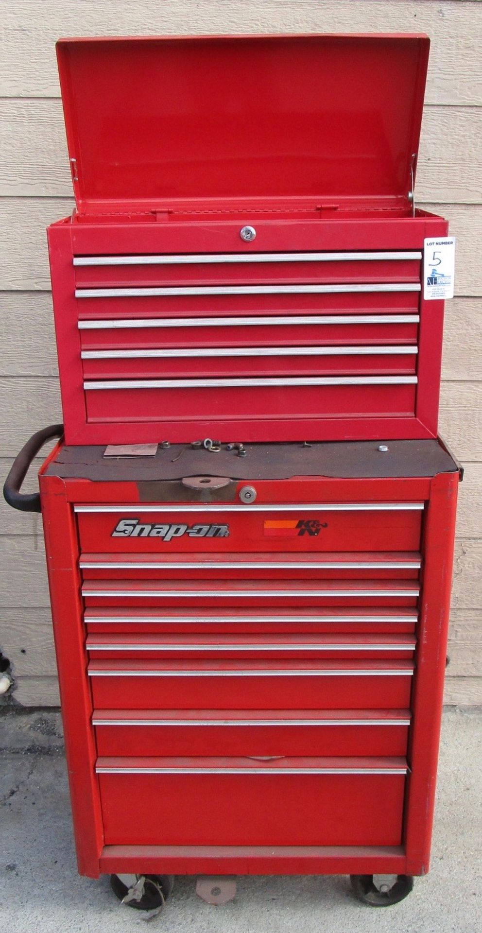 SNAP ON TOOL BOX WITH ALL CONTENTS INCLUDED
