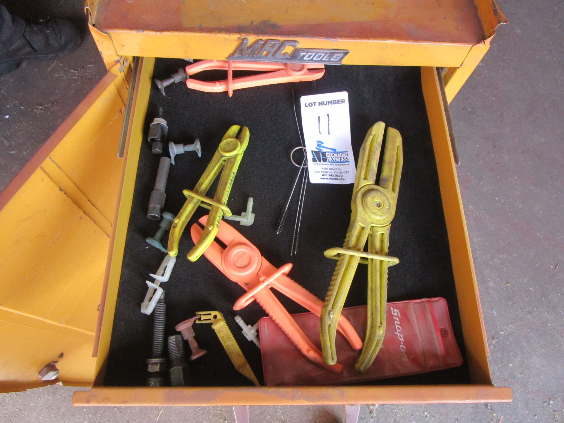 MAC TOOLS CABINET WITH CONTENTS INCLUDED - Image 8 of 8