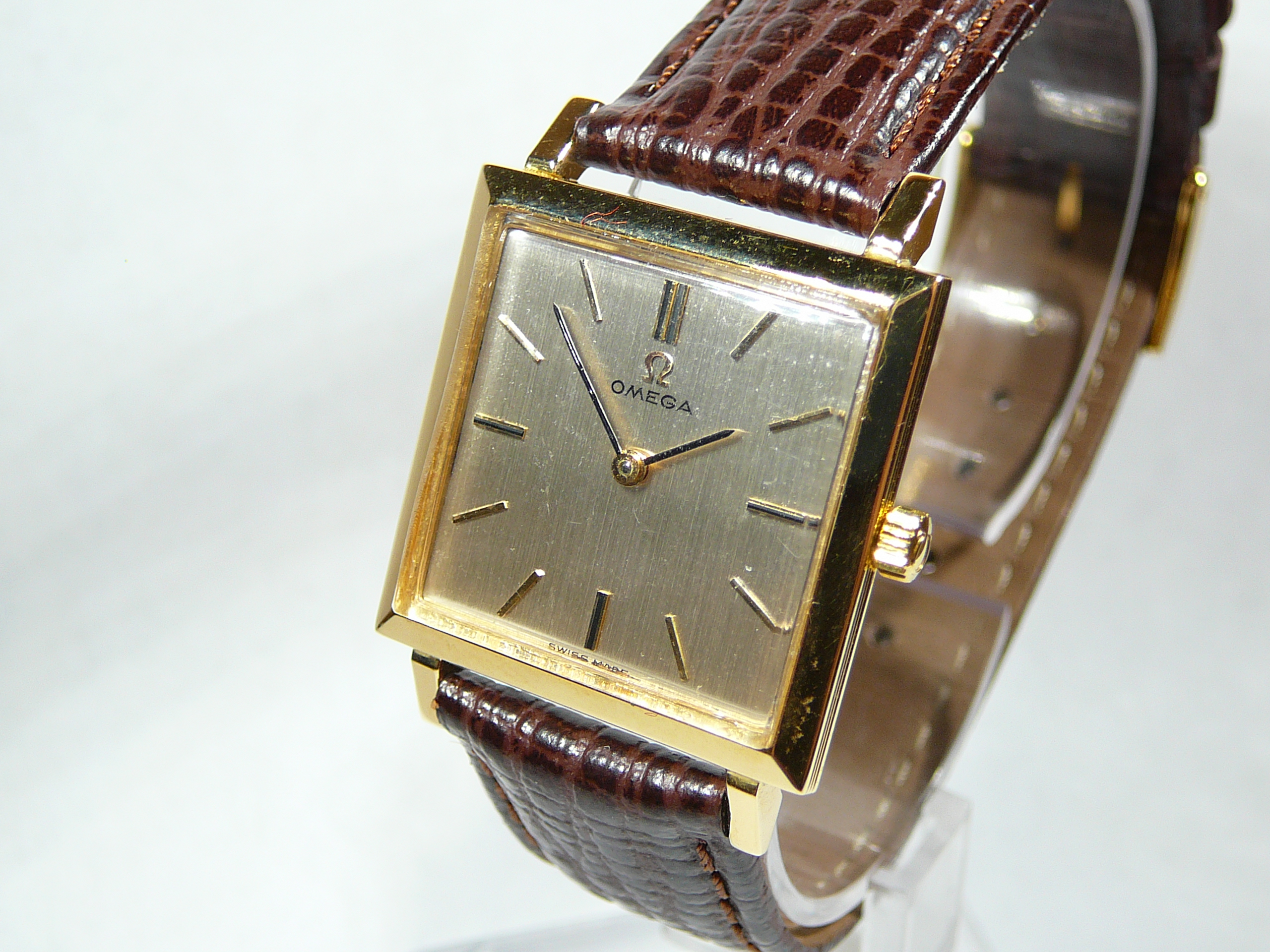 Ladies Vintage Gold Omega Wrist Watch - Image 2 of 3