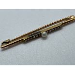 14/ 15ct gold pearl brooch