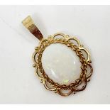 9ct gold opal pendant