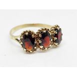 9ct gold garnet ring