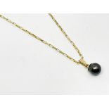 9ct gold pearl pendant on chain