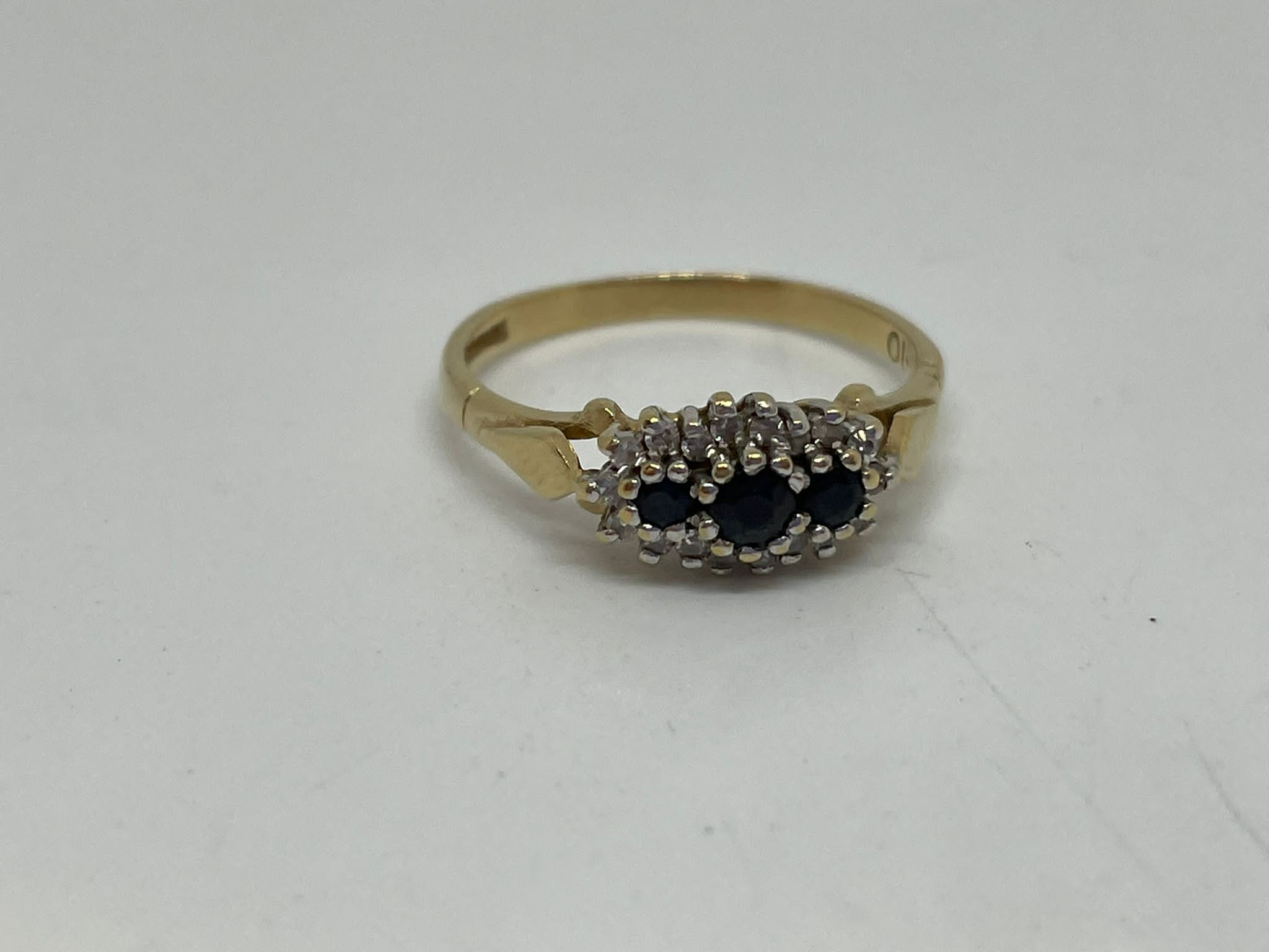 9ct Yellow Gold Sapphire/Diamond Ring