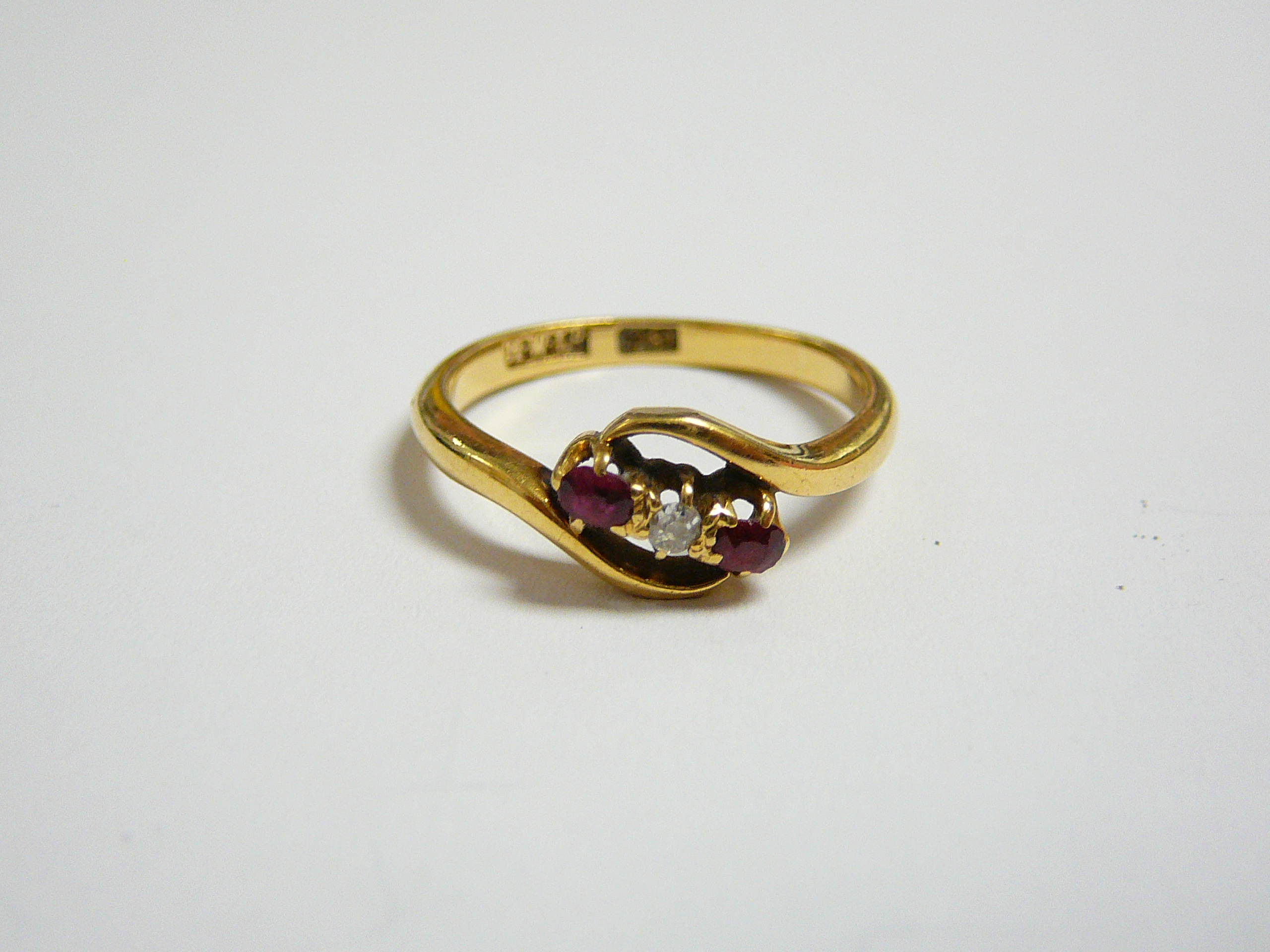 18ct gold diamond and ruby ring