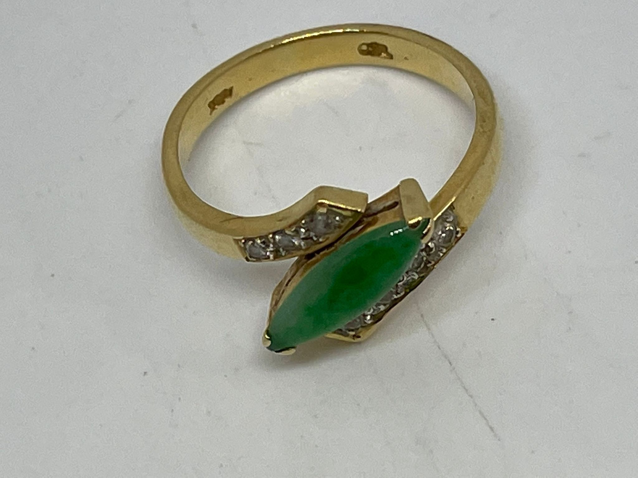 18ct gold jade and diamond ring