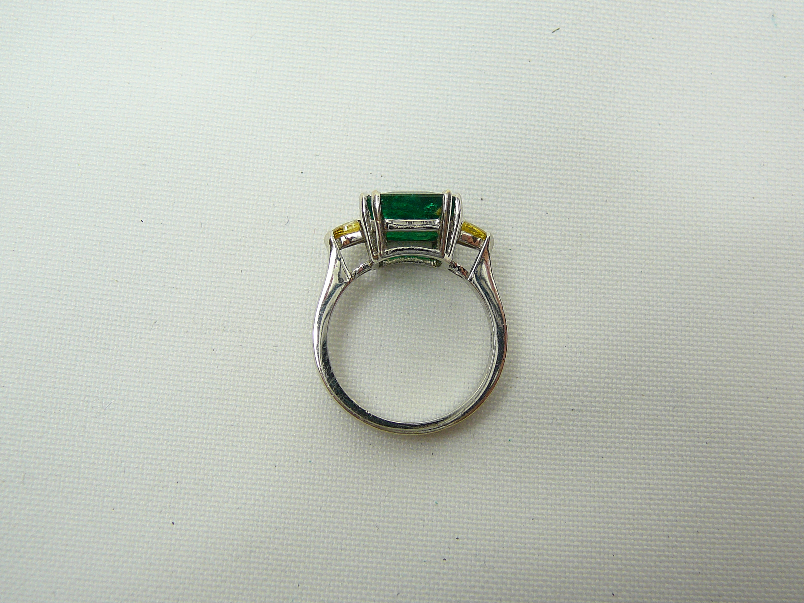 18ct white gold, emerald and diamond ring - Image 5 of 5