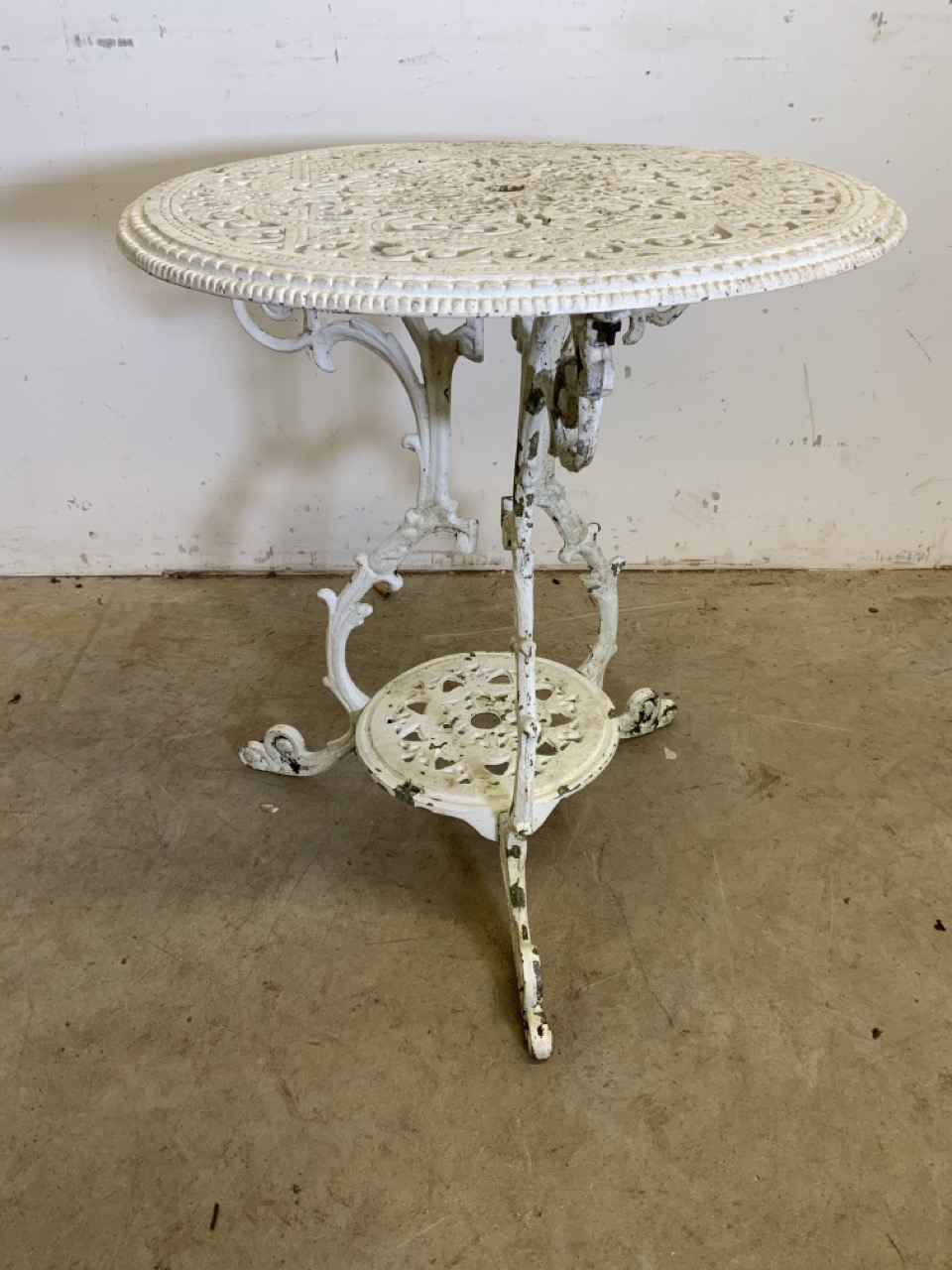 A metal circular garden table with two chairs. - Image 3 of 5
