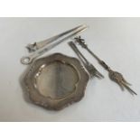 Silver hallmarked items. Letter openers, dish and pickle forks. 239 grams.