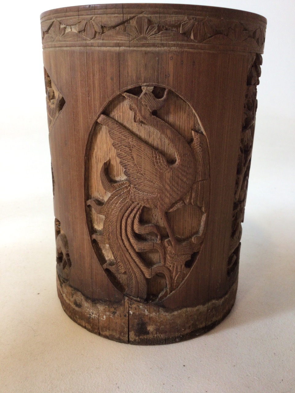 A bamboo brush holder carved with peacocks W:13cm x H:18cm, a carved cork scene, a stoneware jar and - Bild 7 aus 10