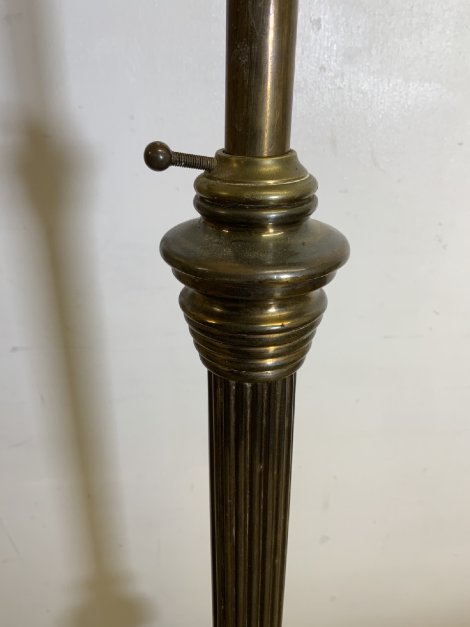 An adjustable early 20th century heavy brass standard lamp. H:174cm - Image 7 of 7