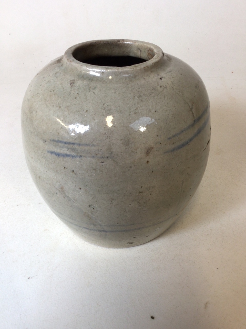 An antique Chinese Qing or Ming antique blue and White ginger jar W:16cm x H:16cm