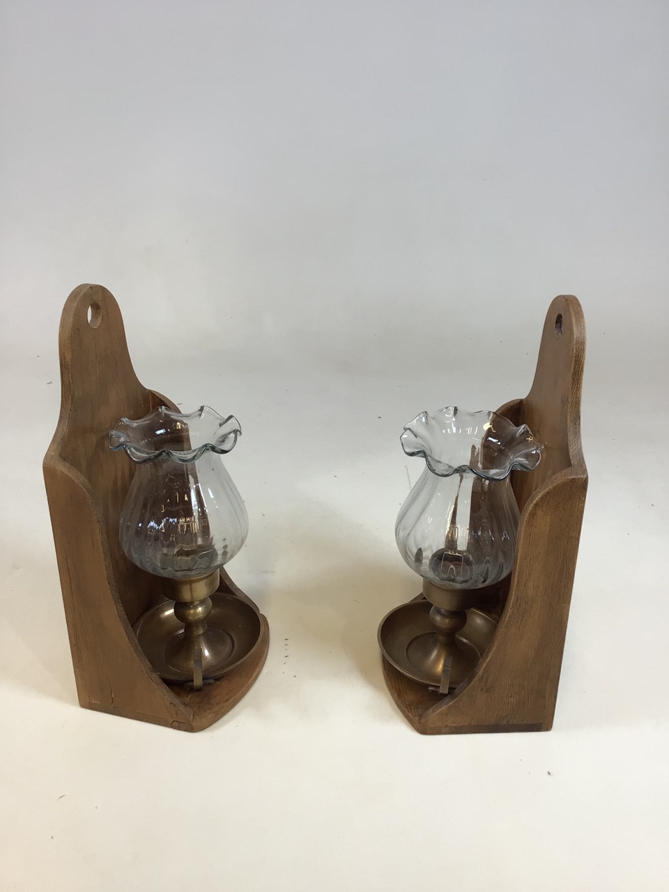 A pair of pine wall brackets with glass and brass candle holders W:16cm x H:35cm - Image 2 of 5