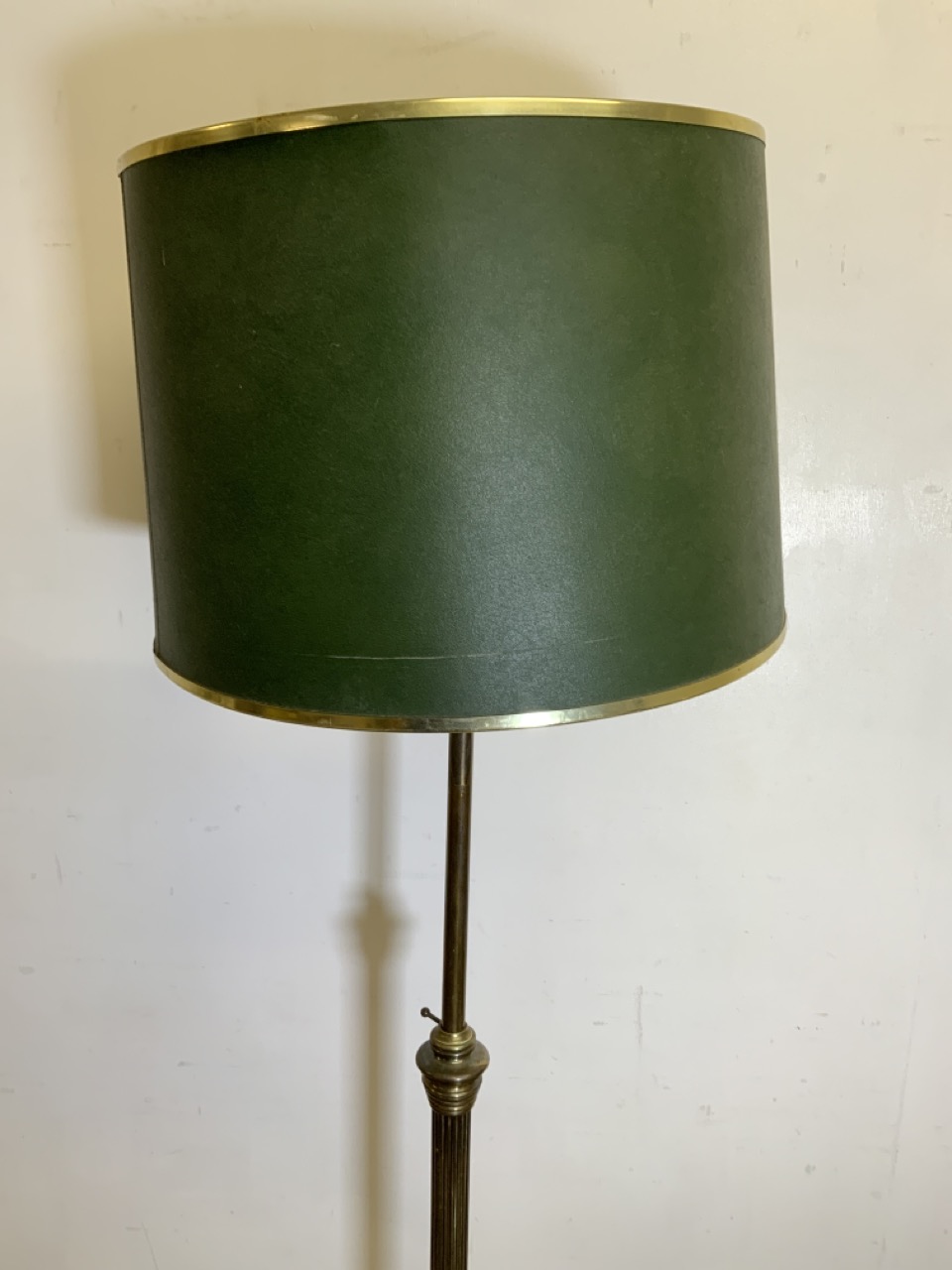 An adjustable early 20th century heavy brass standard lamp. H:174cm - Image 6 of 7