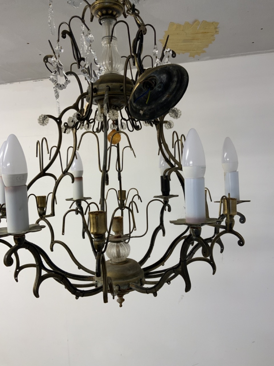 A large gilt metal chandelier with drop lustres. H:75cm - Image 2 of 5