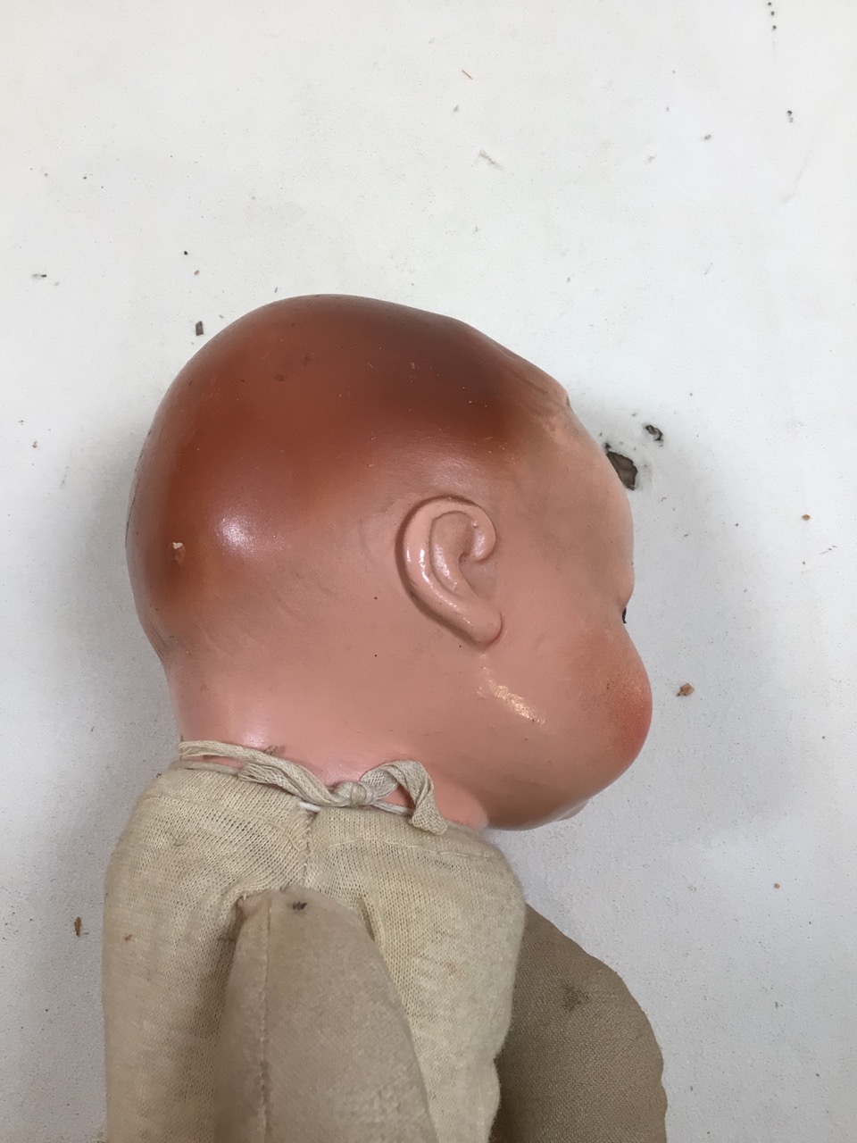 Vintage doll with glass eyes and teeth with soft fabric body. 17 inches . Hole to front of head - Image 3 of 7