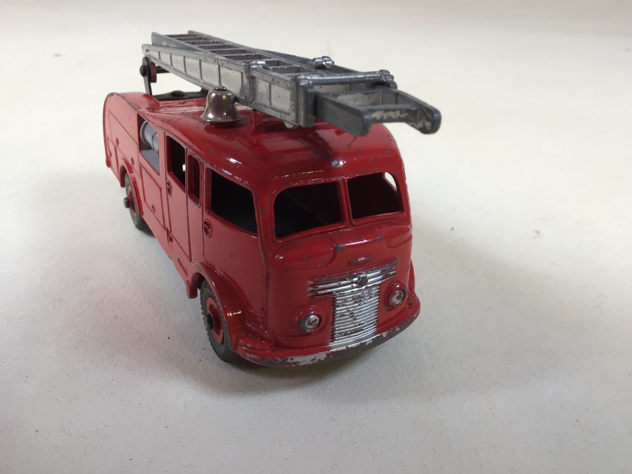 Dinky Supertoys. A Foden Flat Truck, damage to 1 stanchion, bottom part of box only, no lid also - Image 9 of 12