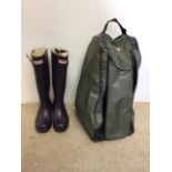 A pair on purple Hunter wellies - original adjustable style in size 5 with carry sack and a pair