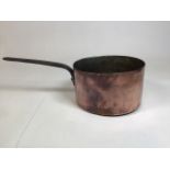 A vintage copper saucepan W:26cm x H:15cm