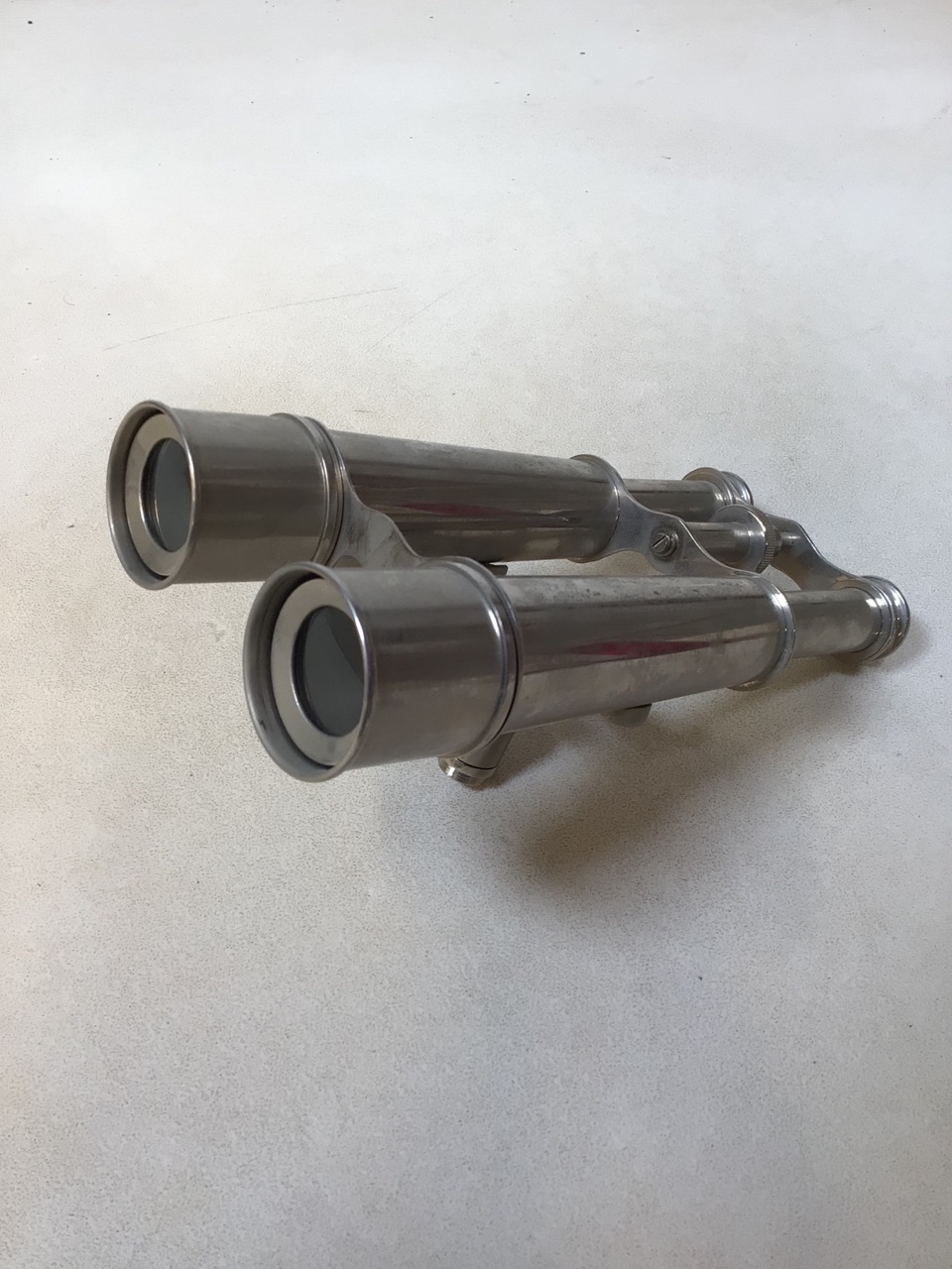A pair of chrome binoculars with tripod attachment (no tripod) W:11cm x H:21cm - Image 3 of 4