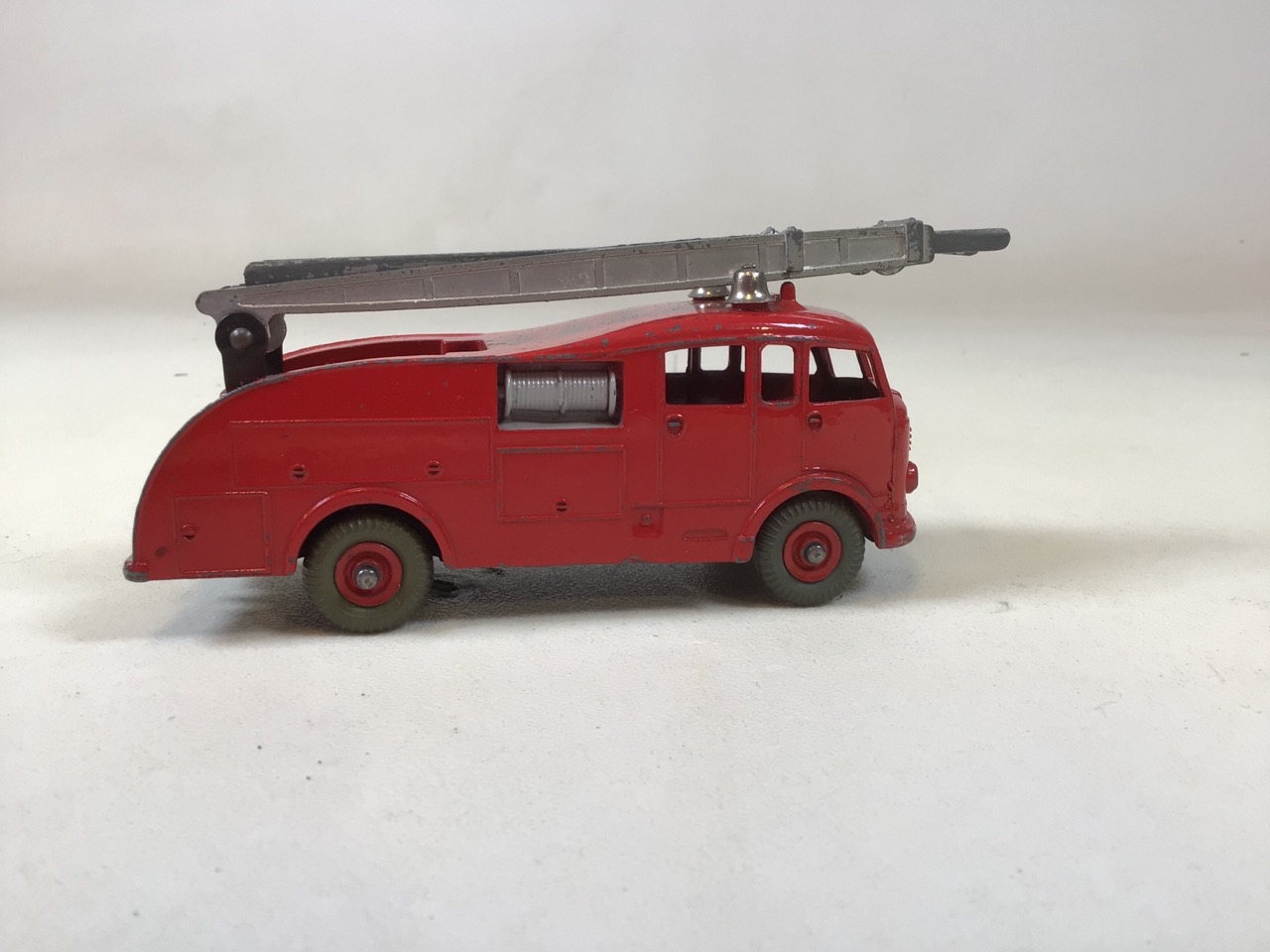 Dinky Supertoys. A Foden Flat Truck, damage to 1 stanchion, bottom part of box only, no lid also - Image 8 of 12