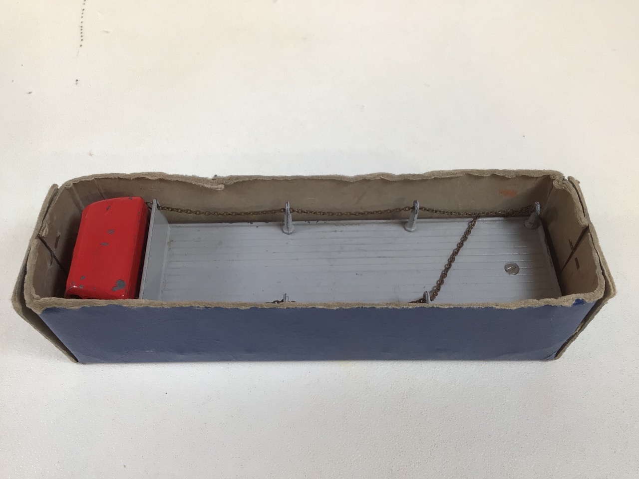 Dinky Supertoys. A Foden Flat Truck, damage to 1 stanchion, bottom part of box only, no lid also - Image 7 of 12