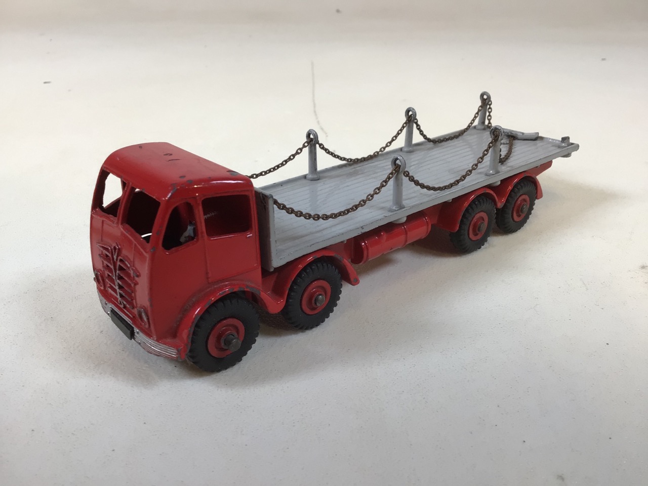 Dinky Supertoys. A Foden Flat Truck, damage to 1 stanchion, bottom part of box only, no lid also - Image 3 of 12